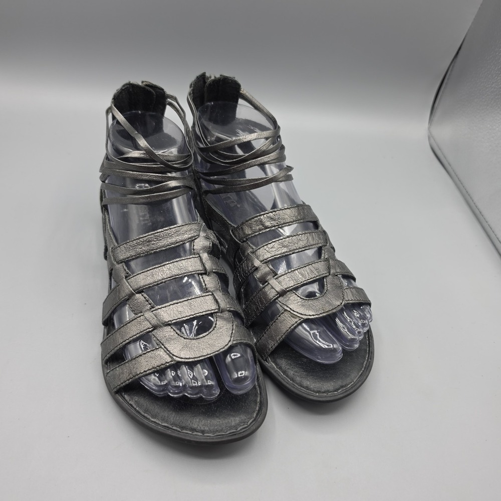 Born Sandals Womens 6 Gray Pewter Leather Gladiator Strappy Flat Comfort Shoes